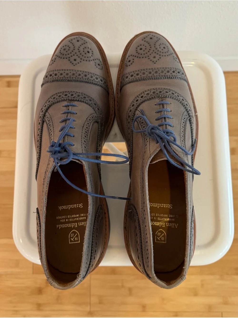 Allen Edmonds Brown Wingtip Oxfords with Blue Accents, Size 10